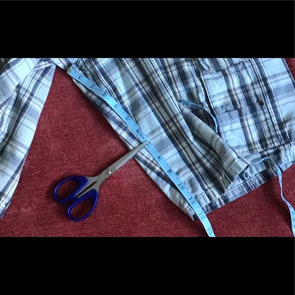 Boy’s plaid cargo-style shorts - Picture 9 of 9